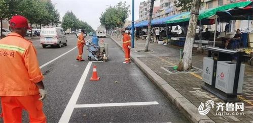 完善交通设施建设,乳山交警重新施划城区路段交通标志标线